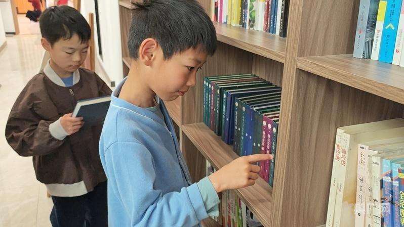  社区温度在此升腾；物业五年坚守，接娃之外更多温暖。 房产家居 社区温度在此升腾；物业五年坚守，接娃之外更多温暖。 房产家居