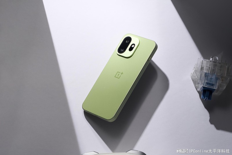  告别电量焦虑与笨重感：一加15T带你重回轻盈自在的科技生活 情感心理