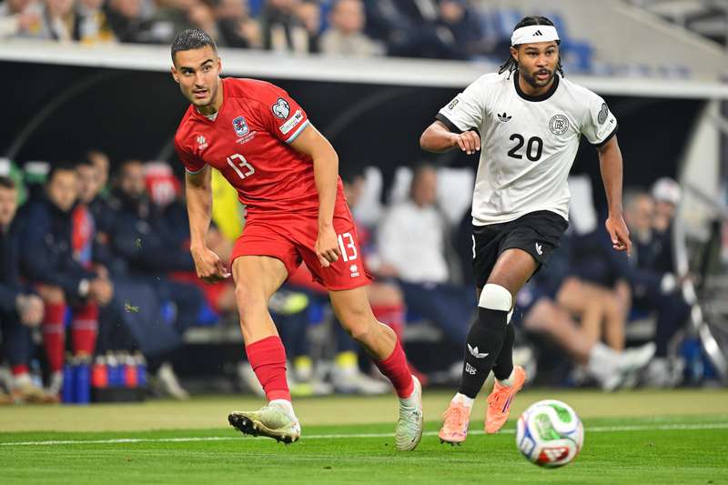 当VAR沉默时,谁来为公平发声?——一个球迷的无奈与期待 体育新闻 当VAR沉默时,谁来为公平发声?——一个球迷的无奈与期待 体育新闻