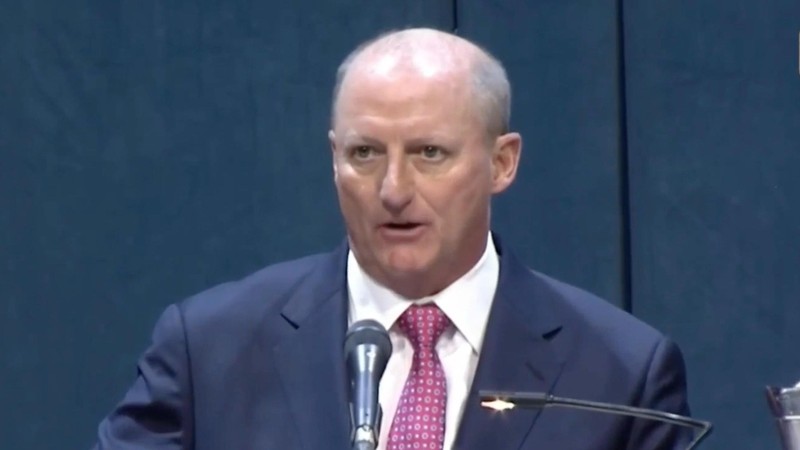  巴菲特60年价值投资复盘：年化20%收益背后的核心方法论与继任挑战 股票财经