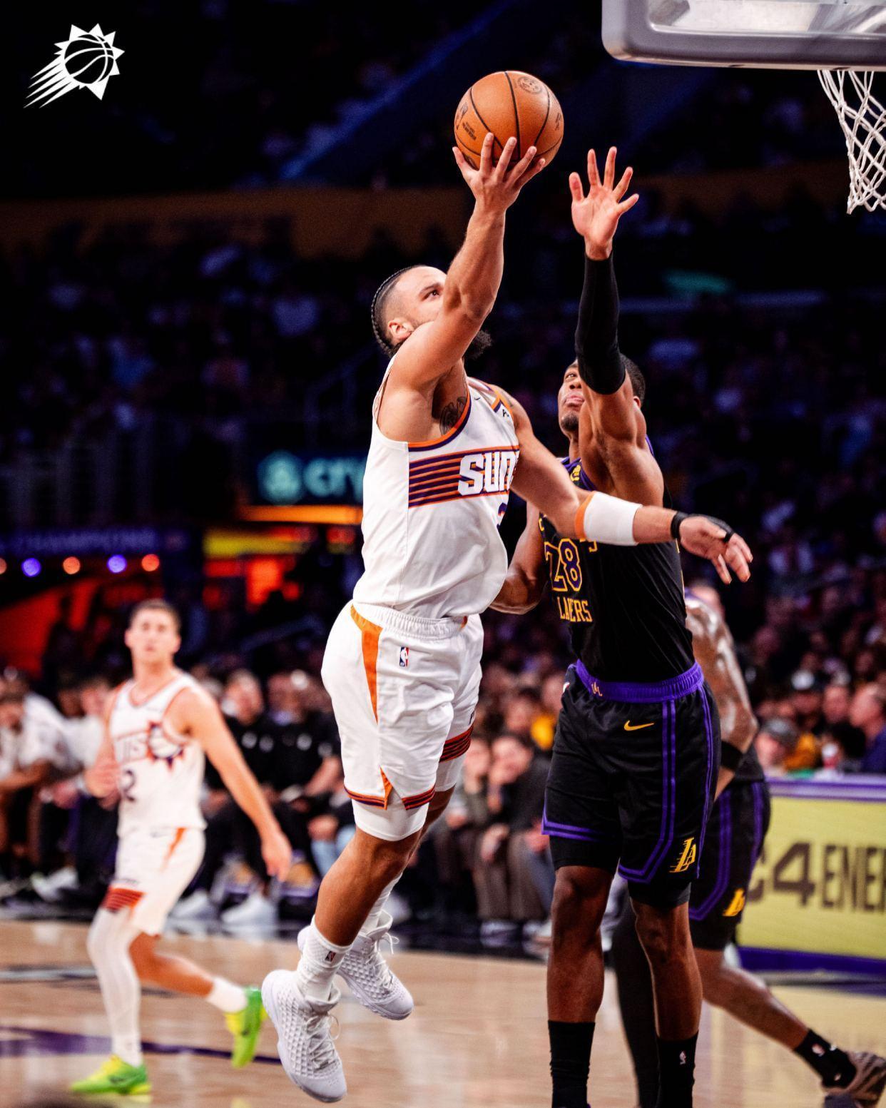  詹姆斯39岁创NBA历史第一神迹：25+10场次30次全记录的技术解析 体育新闻