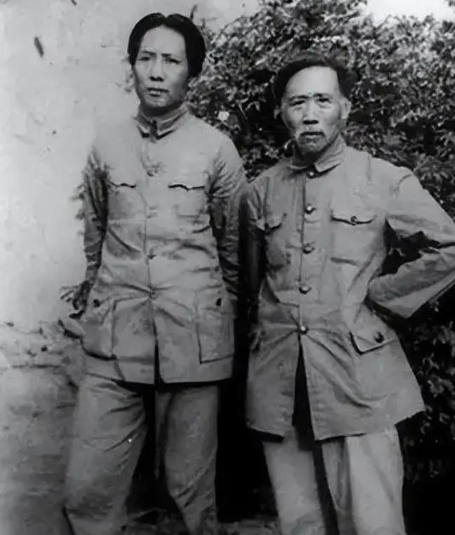  1952年教育特权风暴：毛主席拍桌子背后的制度破局与历史镜鉴 新闻