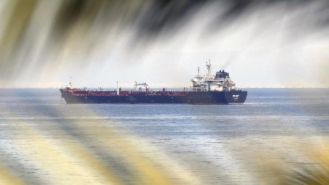  当战火暂缓：当伊朗内部撕裂遇上特朗普的"耐心等待" 新闻